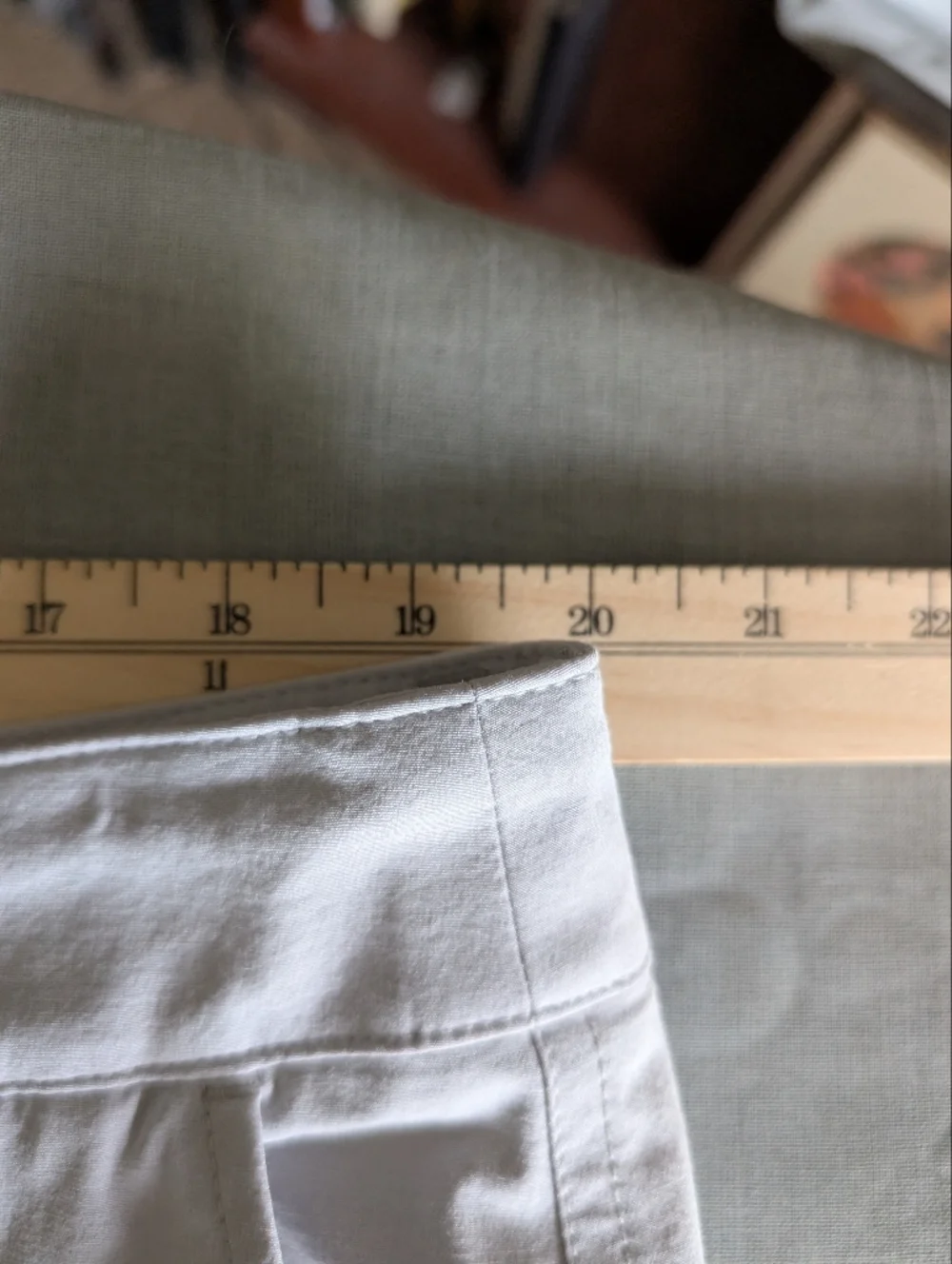 Faherty Light Gray Flat-Front Drawstring Shorts 38x7